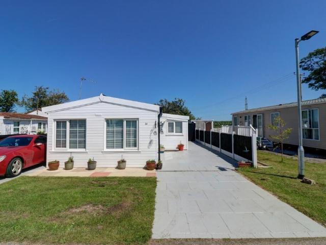Park Home for sale in Little Eccleston-with-Larbreck, Lancashire