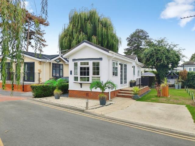 Park Home for sale in Bray