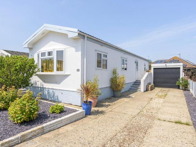 Park Home for sale in Stokesby, Norfolk