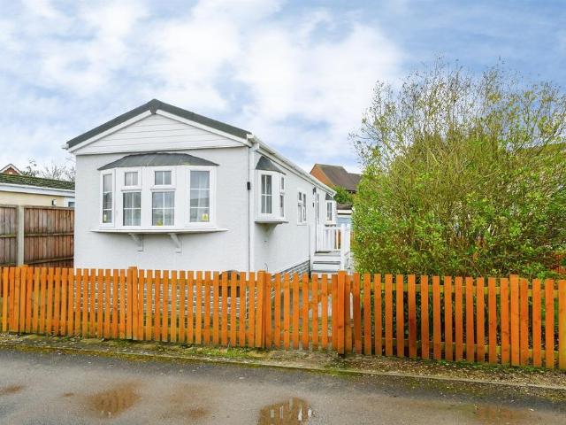 Park Home for sale in Marston, The Slade