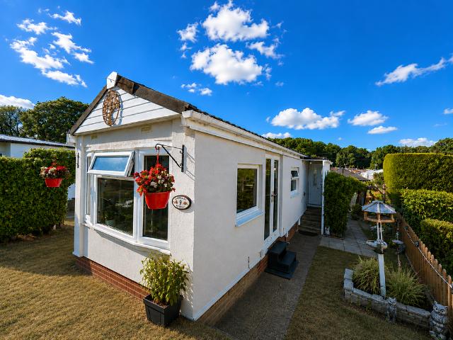 Park Home for sale in Budlake, Devon