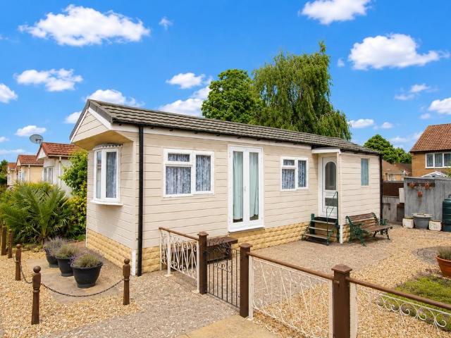 Park Home for sale in Westmill, King's Walden