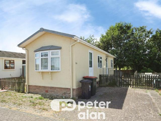 Park Home for sale in Saint Bride's Wentlooge, Wales
