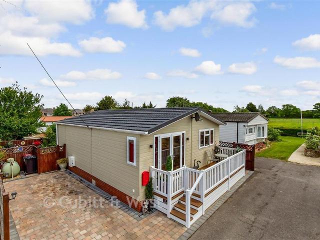 Park Home for sale in Littlecote, West Sussex