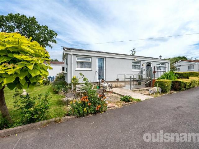Park Home for sale in Bromsgrove, Worcestershire
