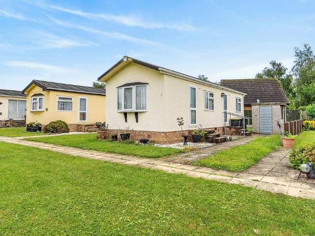 Park Home for sale in Bedford
