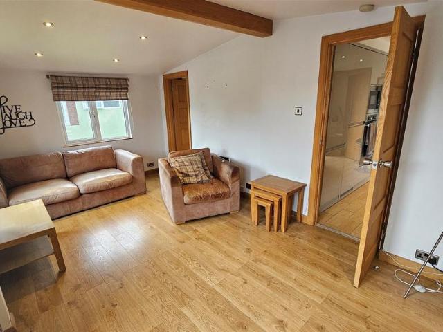 Park Home for sale in East Hill, The Butts