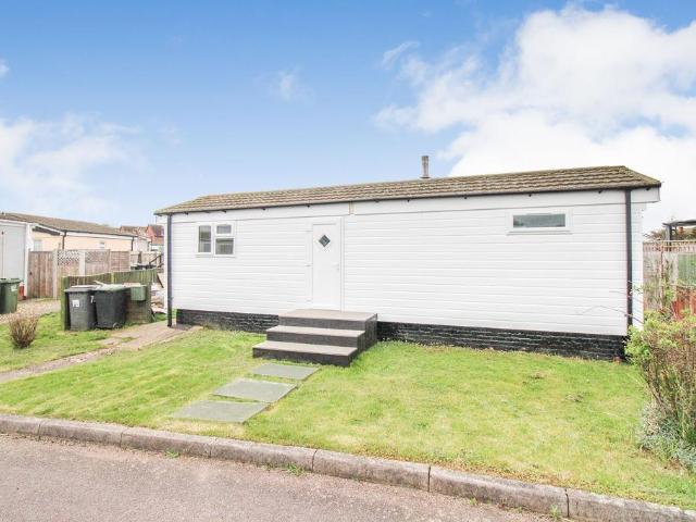 Park Home for sale in Lower Stondon, Bedfordshire