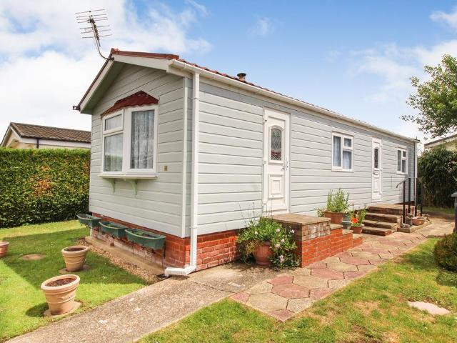 Park Home for sale in Bedford
