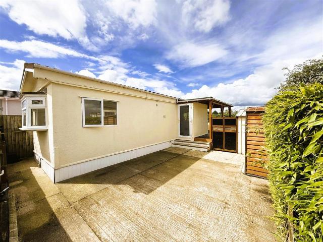 Park Home for sale in Lower Dunsforth, North Yorkshire