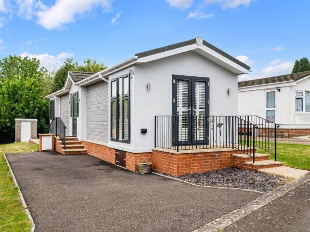 Park Home for sale in Red Hill, Surrey