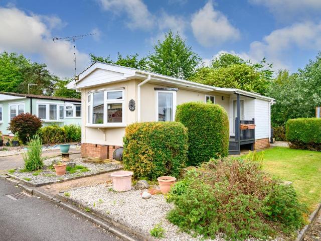 Park Home for sale in Manor Farm Estate, West Midlands
