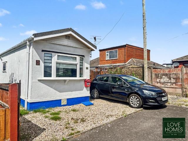 Park Home for sale in Freckleton, Lancashire