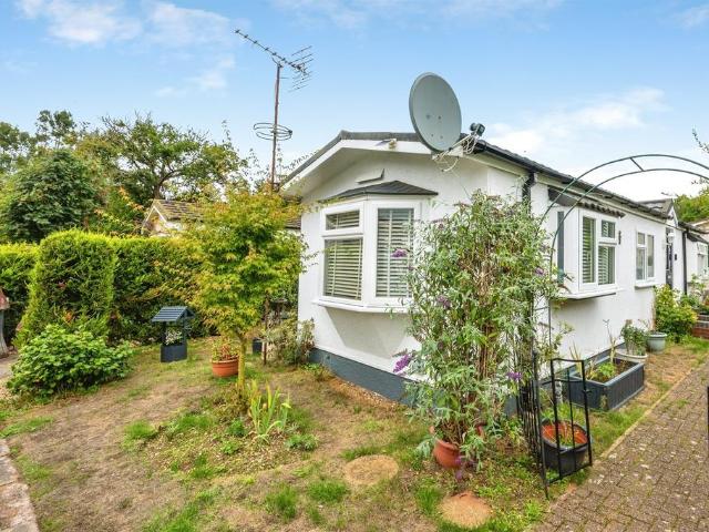 Park Home for sale in Wolverley, Rushock