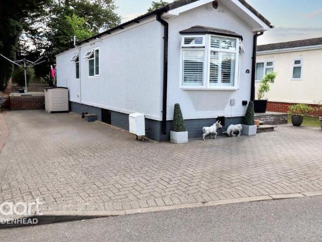 Park Home for sale in Windsor, Oakley Green