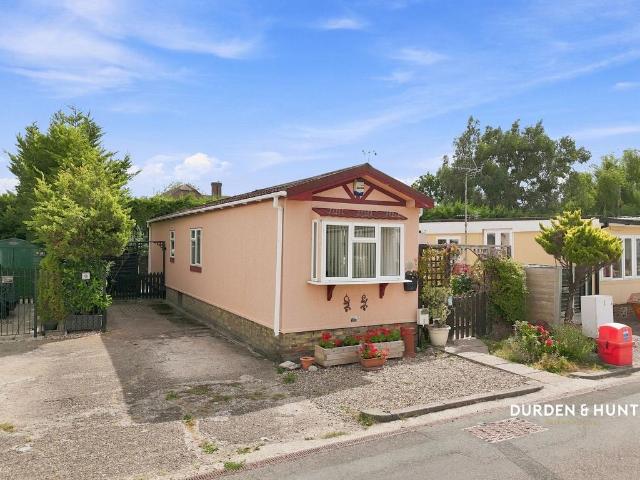 Park Home for sale in Barling, Essex