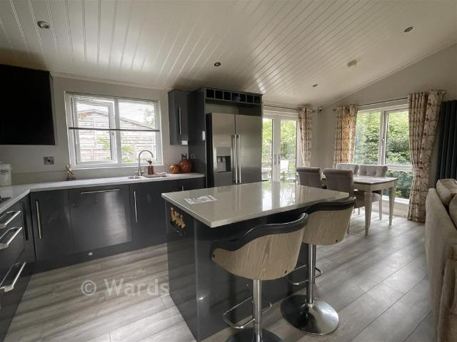 Park Home for sale in East Hill, The Butts