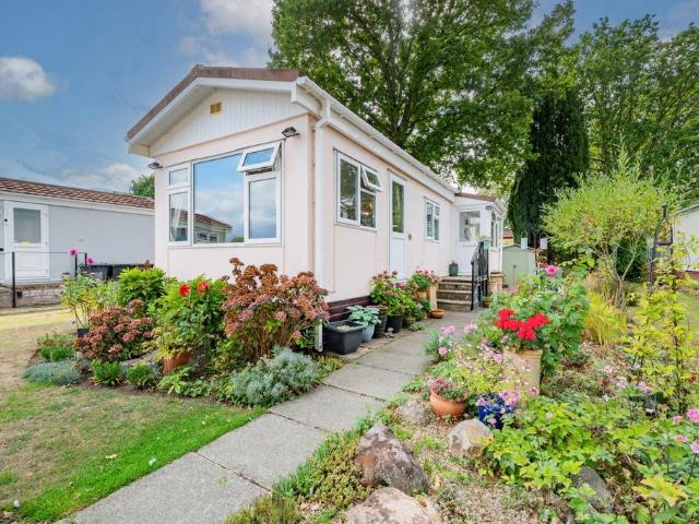Park Home for sale in Tonbridge, Tonbridge and Malling