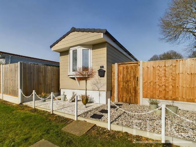 Park Home for sale in Thundersley, Isle Of Man
