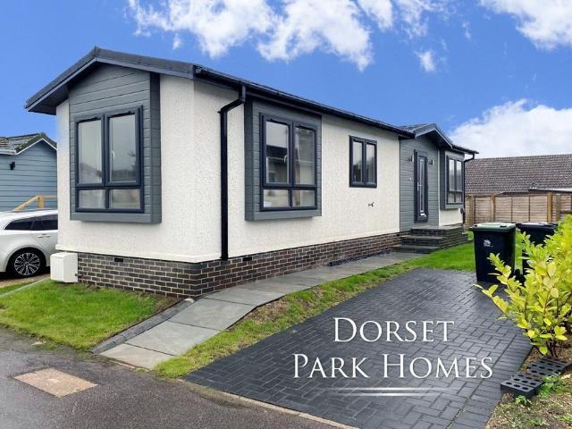 Park Home for sale in Highcliffe
