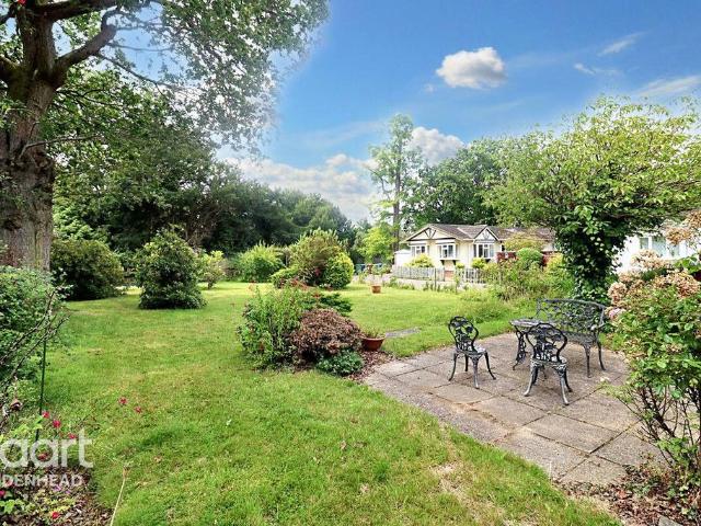 Park Home for sale in Chavey Down