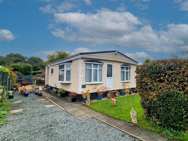 Park Home for sale in Forshaw Heath, Stratford-on-Avon