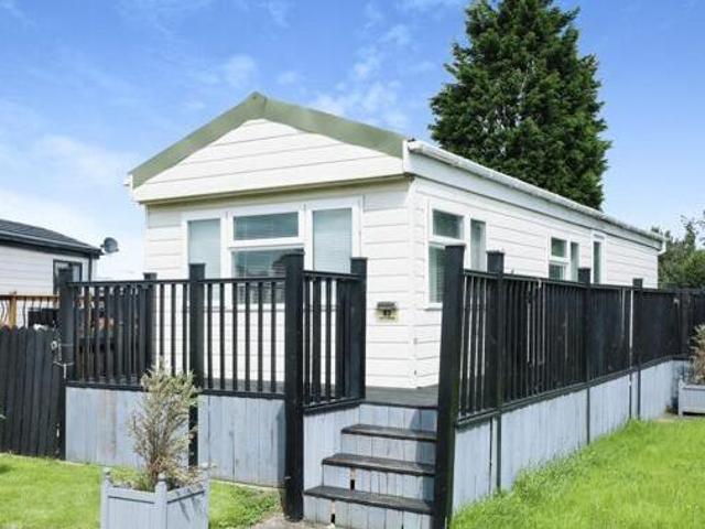 House for sale in Arksey, South Yorkshire