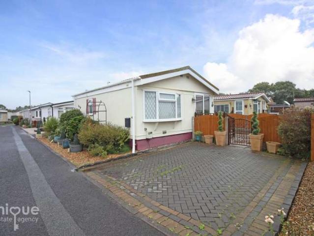 Park Home for sale in Cabus, Lancashire