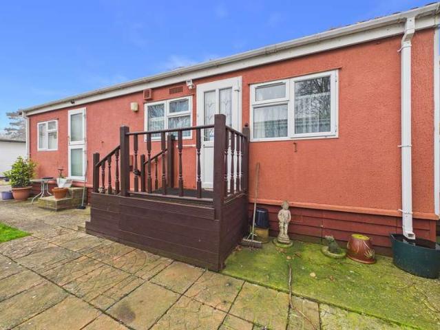 Park Home for sale in King's Walden, Hertfordshire