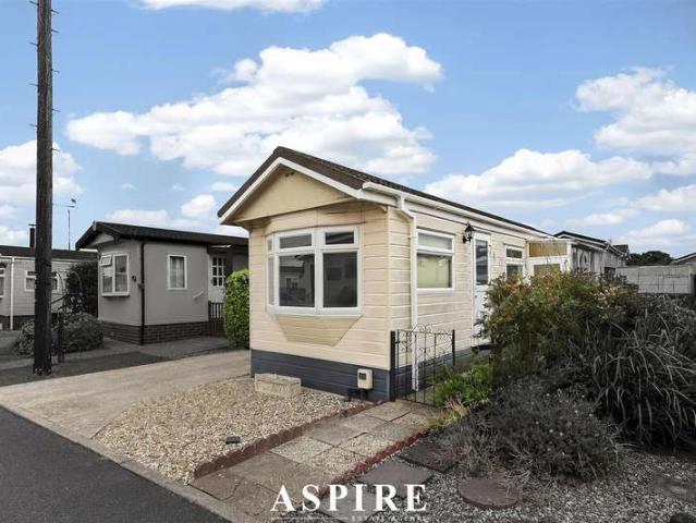 Park Home for sale in Barling, Essex