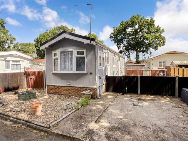 Park Home for sale in The Butts, Kent