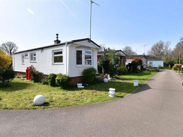 Park Home for sale in East Hill, The Butts