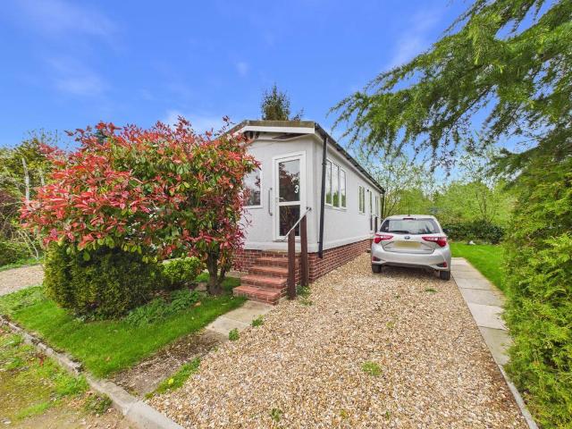 Park Home for rent in Brackenfield, East Midlands