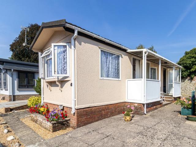 Park Home for rent in The Soke, New Alresford