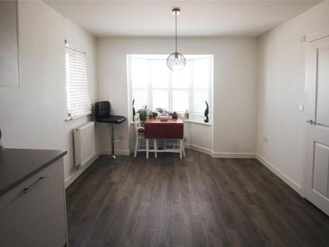 Room for rent in Regent Quay, Oad Street