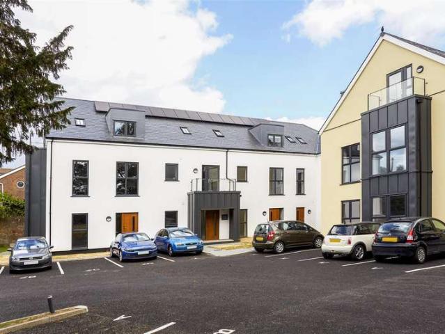 Apartment for sale in Pachesham Park, Surrey