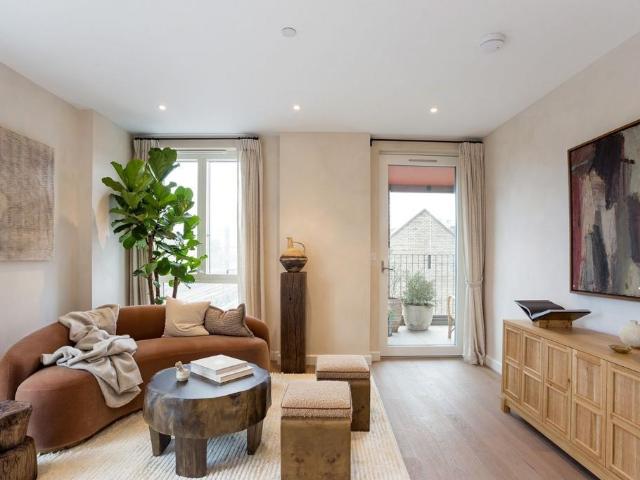 Flat for sale in West Hampstead, Greater London