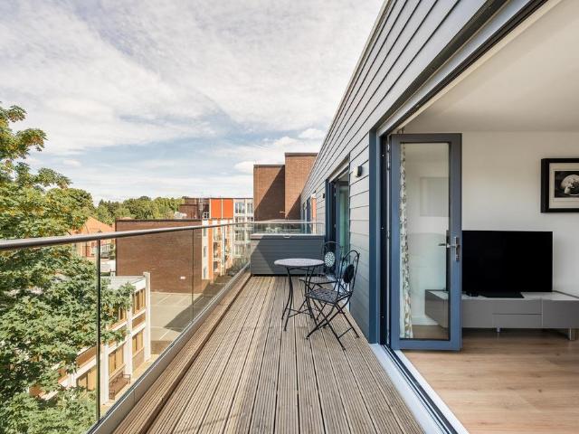 Flat for sale in Goddington, Greater London