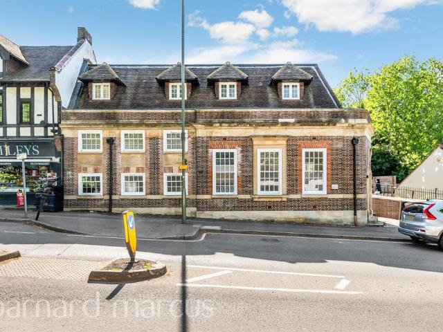 Flat for sale in Red Hill, Surrey