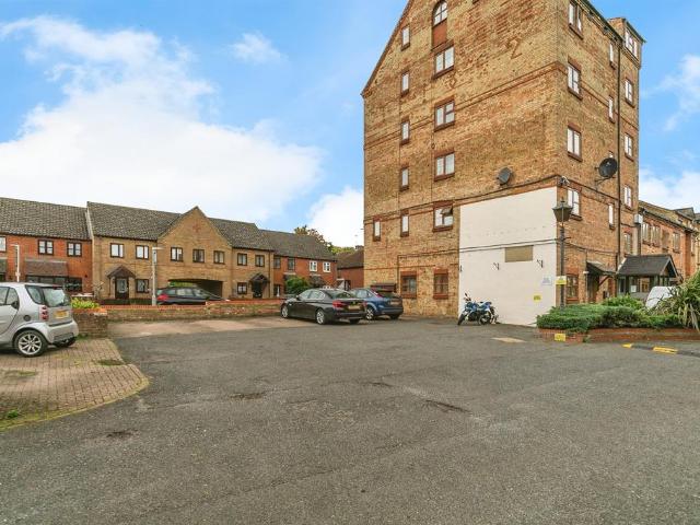 Flat for sale in Ramsey, Huntingdon