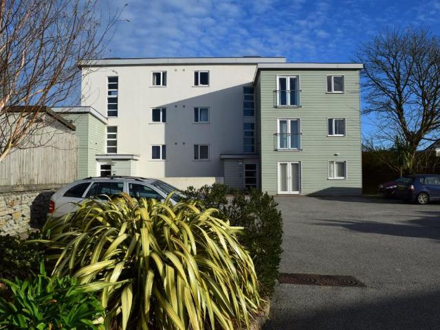 Flat for sale in Mount Ambrose, Cornwall
