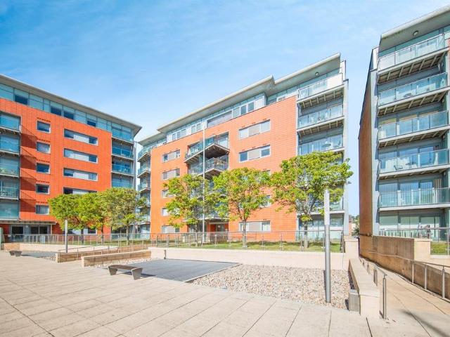 Flat for sale in Key Street, Suffolk