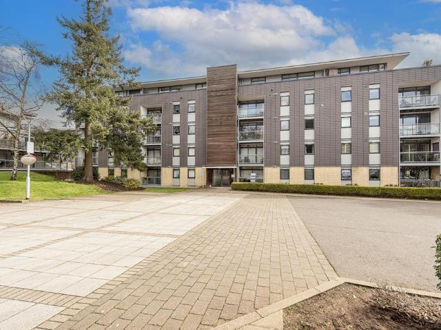 Flat for sale in St Albans, Five Acres