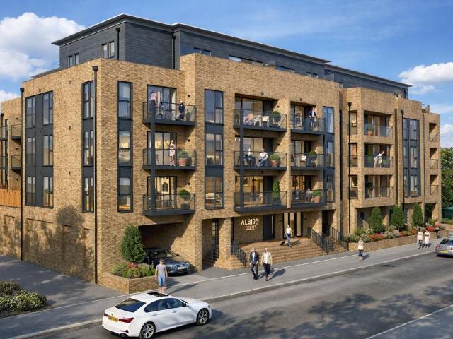 Flat for sale in Red Hill, Surrey
