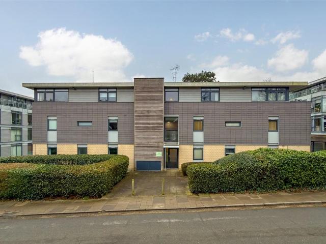 Flat for sale in St Albans