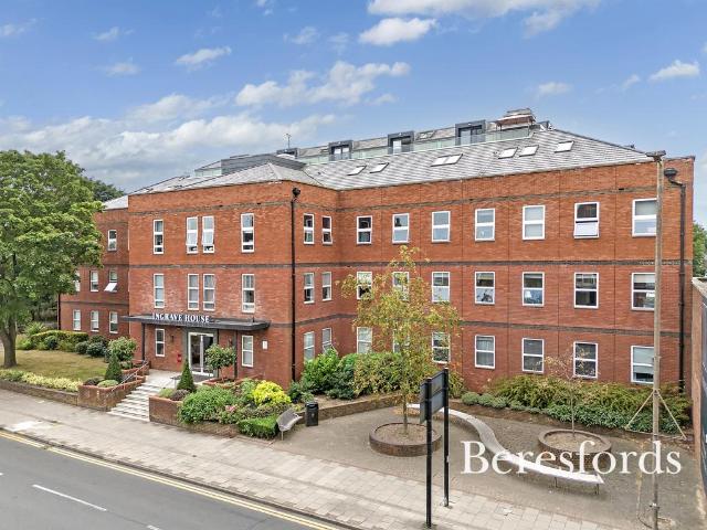 Flat for sale in Navestock Side, Essex