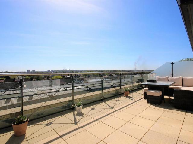 Flat for sale in Palmers Green, Isle Of Man