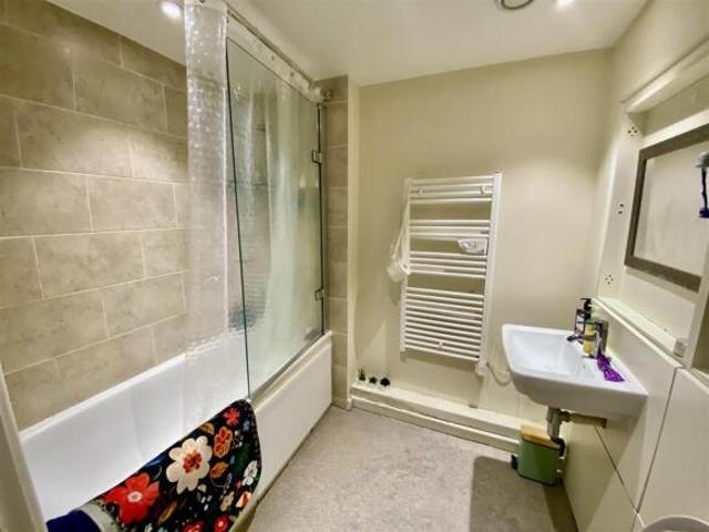 Apartment for sale in Rodbourne, Swindon