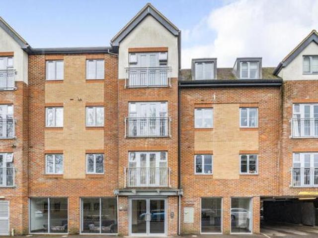 House for sale in Gerrards Cross, Denham