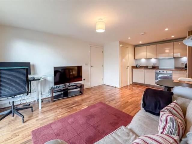 Apartment for sale in Five Acres, Hertfordshire